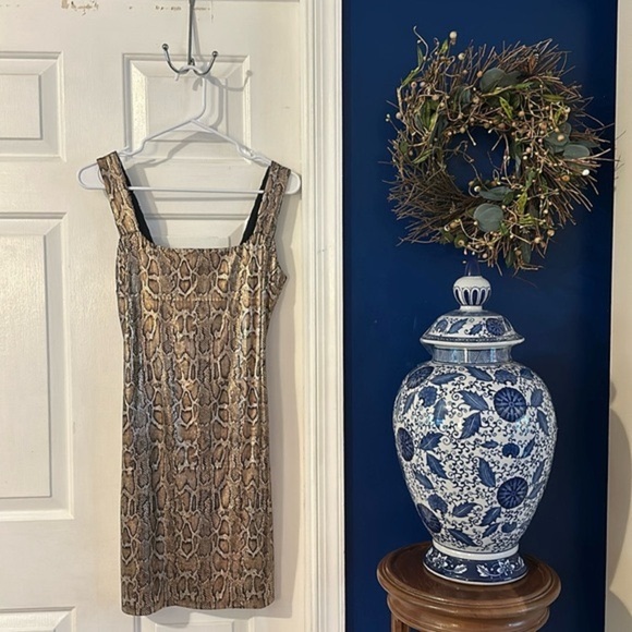 Women’s L'AGENCE Auden #38 Snake Print Sequined Mini Dress Size Small - Picture 3 of 11